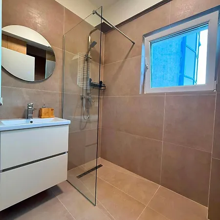 Palos - Balcony, Private Parking *